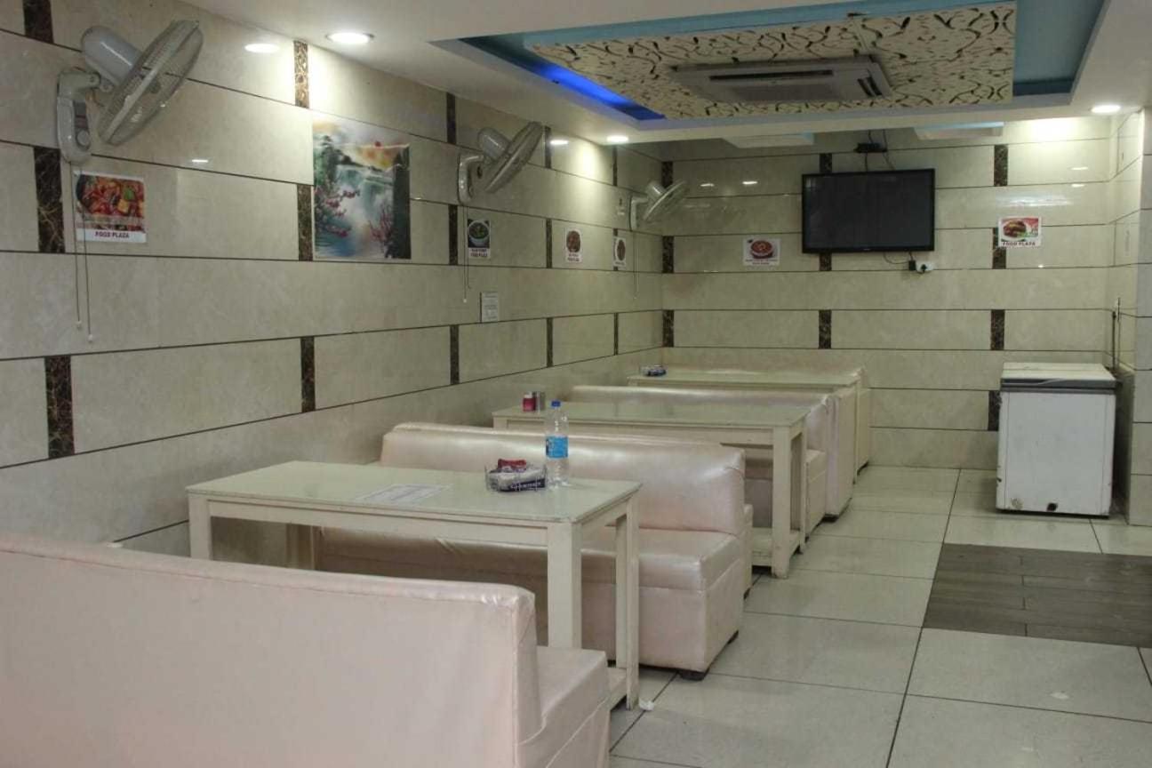 Zirakpur Hotel O Food Plaza מראה חיצוני תמונה